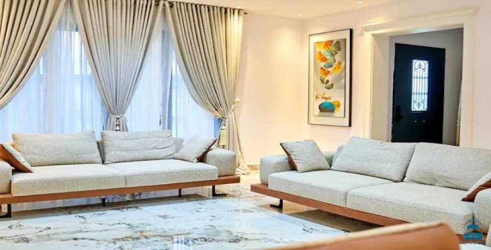 Ornate Apartment 